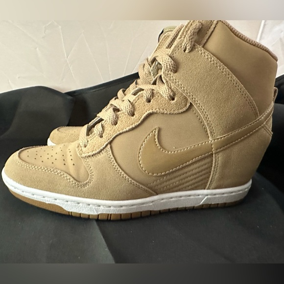 Nike Women's Sky-Hi Dunk wedge Sneakers in Tan size 8 - Picture 2 of 15